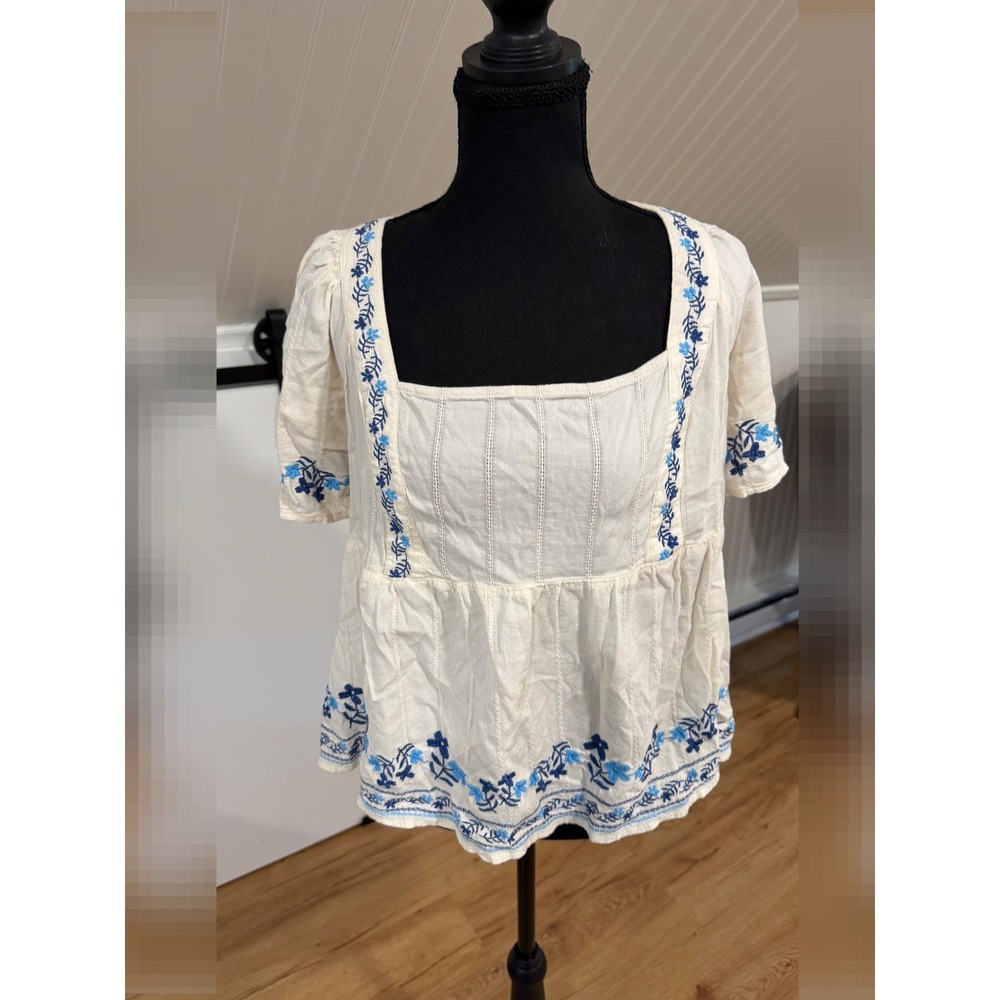Old Navy XL White Blue Floral Embroidered Milkmaid Top Smocked Hippie Boho
